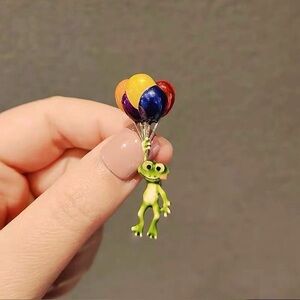 Taking Balloons Flying Frog Brooches For Women